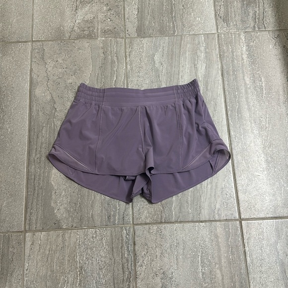 lululemon athletica Pants - NWOT Lululemon Hotty Hot Shorts